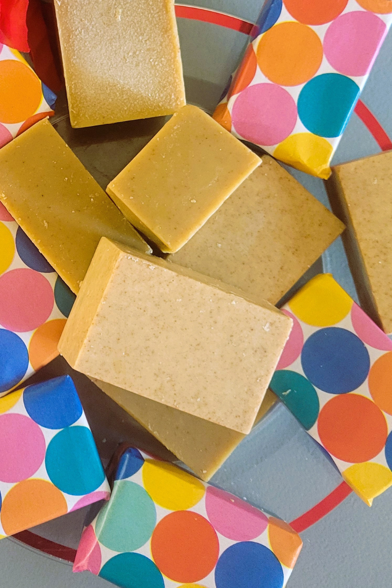 Lordana Turmeric & Oats Soaps