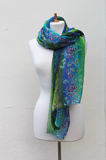 The Journee Multi-BLue Floral Scarf